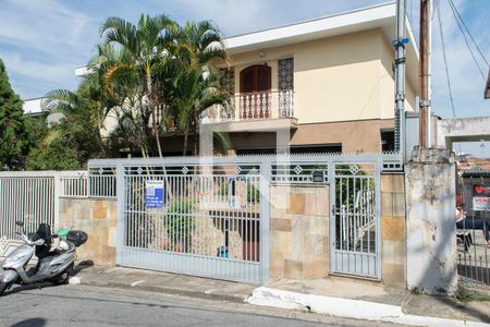 Casa à venda com 210m², 3 quartos e 3 vagasFACHADA