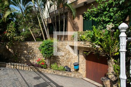 Casa à venda com 210m², 3 quartos e 3 vagasGARAGEM