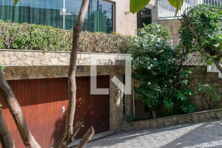 Casa à venda com 210m², 3 quartos e 3 vagasGARAGEM
