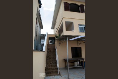 Casa à venda com 210m², 3 quartos e 3 vagasQUINTAL FUNDOS