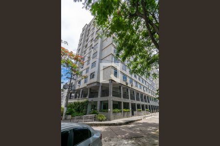 Apartamento para alugar com 75m², 3 quartos e 2 vagas Apartamento para alugar com 75m², 3 quartos e 2 vagasFachada do Bloco