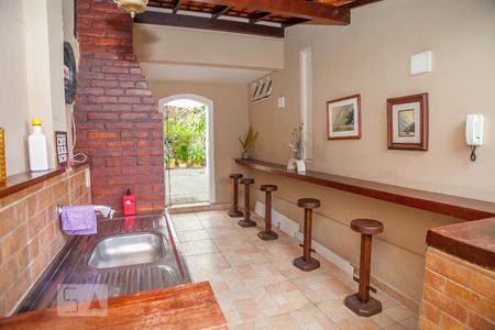 Casa à venda com 356m², 4 quartos e 2 vagasChurrasqueira