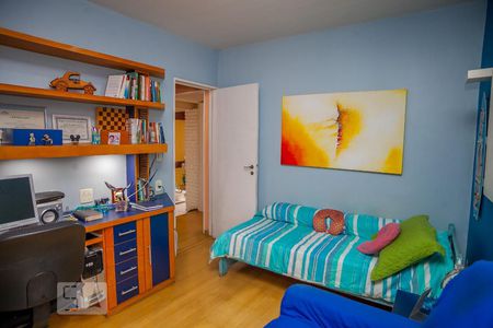 Casa à venda com 356m², 4 quartos e 2 vagasQuarto 1