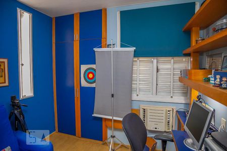 Casa à venda com 356m², 4 quartos e 2 vagasQuarto 1