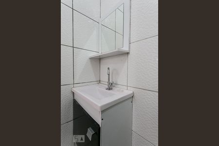 Banheiro de kitnet/studio para alugar com 1 quarto, 20m² em Vila Regente Feijó, São Paulo