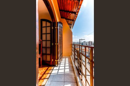 Casa à venda com 150m², 3 quartos e 3 vagas Casa à venda com 150m², 3 quartos e 3 vagasSacada do Quarto 2