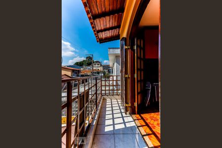 Casa à venda com 150m², 3 quartos e 3 vagas Casa à venda com 150m², 3 quartos e 3 vagasSacada do Quarto 2