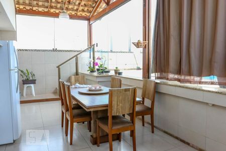 Apartamento à venda com 370m², 4 quartos e 3 vagas Apartamento à venda com 370m², 4 quartos e 3 vagasÁrea Gourmet