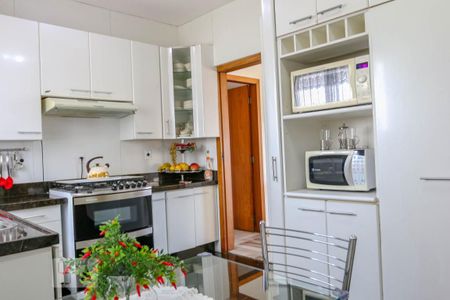 Apartamento à venda com 370m², 4 quartos e 3 vagas Apartamento à venda com 370m², 4 quartos e 3 vagasCozinha