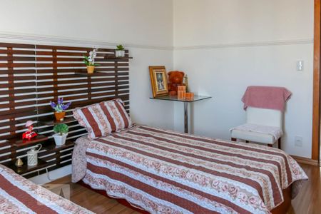 Apartamento à venda com 370m², 4 quartos e 3 vagas Apartamento à venda com 370m², 4 quartos e 3 vagasQuarto 2