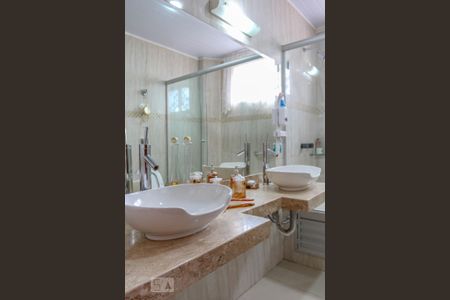 Apartamento à venda com 370m², 4 quartos e 3 vagas Apartamento à venda com 370m², 4 quartos e 3 vagasBanheiro da Suíte