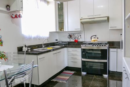 Apartamento à venda com 370m², 4 quartos e 3 vagas Apartamento à venda com 370m², 4 quartos e 3 vagasCozinha