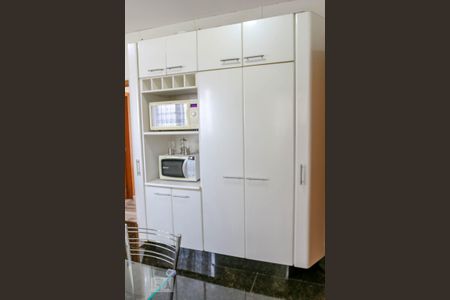 Apartamento à venda com 370m², 4 quartos e 3 vagas Apartamento à venda com 370m², 4 quartos e 3 vagasCozinha