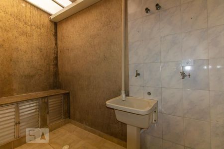 Casa de condomínio à venda com 115m², 2 quartos e 2 vagasLavanderia