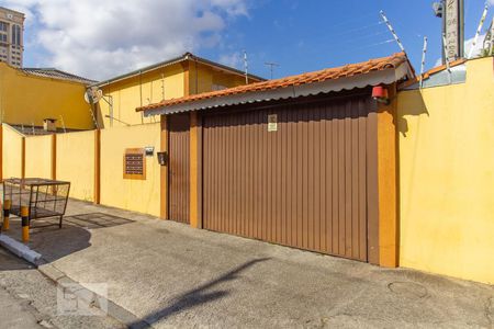 Casa de condomínio à venda com 115m², 2 quartos e 2 vagasFachada