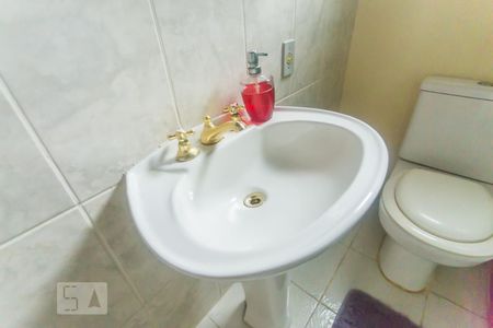 Casa de condomínio para alugar com 380m², 3 quartos e 2 vagasBanheiro da Suíte