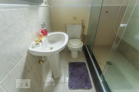 Casa de condomínio para alugar com 380m², 3 quartos e 2 vagasBanheiro da Suíte