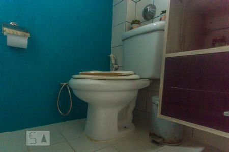 Casa de condomínio para alugar com 380m², 3 quartos e 2 vagasBanheiro do Corredor