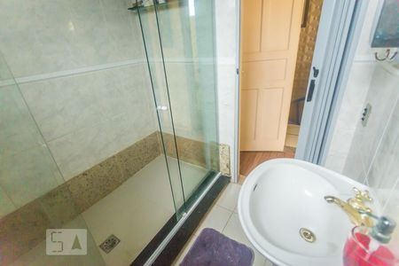 Casa de condomínio para alugar com 380m², 3 quartos e 2 vagasBanheiro da Suíte