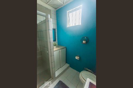 Casa de condomínio para alugar com 380m², 3 quartos e 2 vagasBanheiro do Corredor