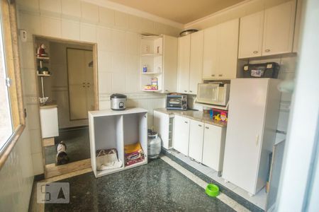 Casa de condomínio para alugar com 380m², 3 quartos e 2 vagasCozinha