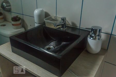 Casa de condomínio para alugar com 380m², 3 quartos e 2 vagasBanheiro do Corredor