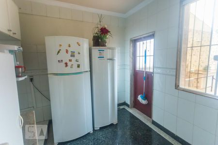 Casa de condomínio para alugar com 380m², 3 quartos e 2 vagasCozinha