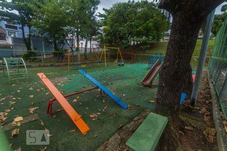 Casa de condomínio para alugar com 380m², 3 quartos e 2 vagasÁrea Comum - Playground
