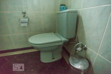 Casa de condomínio para alugar com 380m², 3 quartos e 2 vagasBanheiro