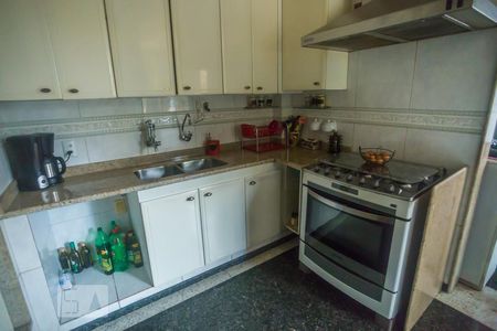 Casa de condomínio para alugar com 380m², 3 quartos e 2 vagasCozinha