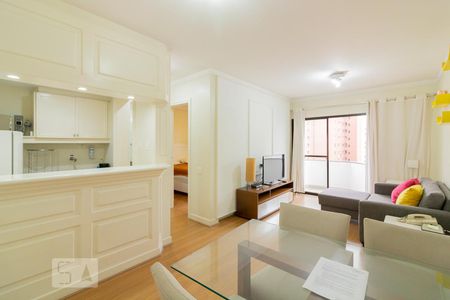 Cozinha de apartamento para alugar com 1 quarto, 45m² em Itaim Bibi, São Paulo