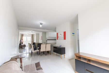 Sala de apartamento para alugar com 3 quartos, 74m² em Uberaba, Curitiba