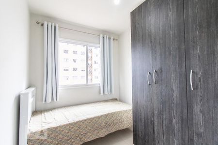 Quarto 1 de apartamento para alugar com 3 quartos, 74m² em Uberaba, Curitiba