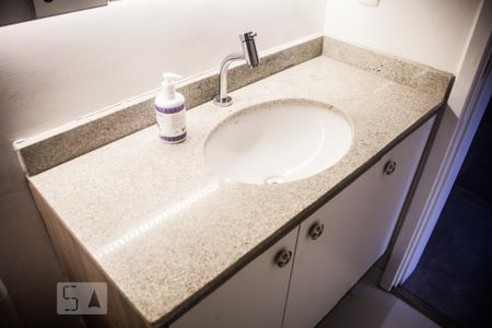 Apartamento para alugar com 42m², 1 quarto e 1 vagaBanheiro - Torneira
