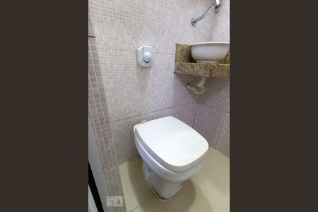 Studio para alugar com 30m², 1 quarto e sem vaga Studio para alugar com 30m², 1 quarto e sem vagaBanheiro