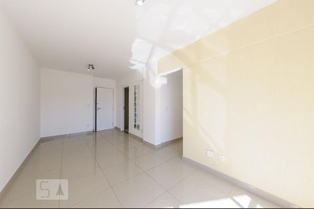 Sala de apartamento para alugar com 2 quartos, 80m² em Jardim Brasil, Campinas