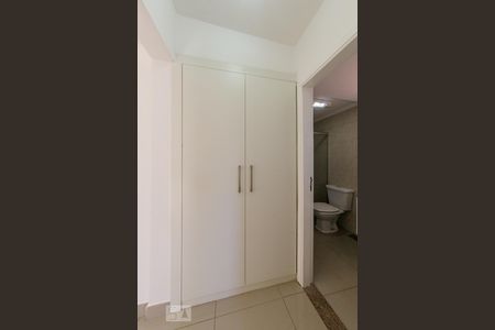 Corredor de apartamento para alugar com 2 quartos, 80m² em Jardim Brasil, Campinas