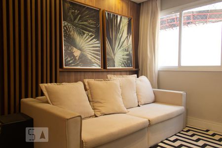 Sala de apartamento para alugar com 3 quartos, 74m² em Indianópolis, São Paulo