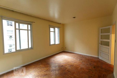 Sala/Quarto de kitnet/studio à venda com 1 quarto, 31m² em Centro Histórico, Porto Alegre