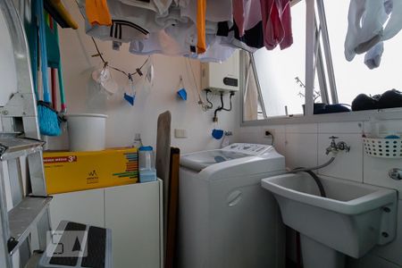 Apartamento à venda com 65m², 3 quartos e 2 vagas Apartamento à venda com 65m², 3 quartos e 2 vagasÁrea de Serviço