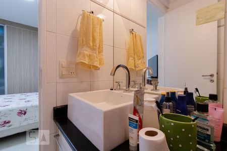 Apartamento à venda com 65m², 3 quartos e 2 vagas Apartamento à venda com 65m², 3 quartos e 2 vagasBanheiro da Suíte