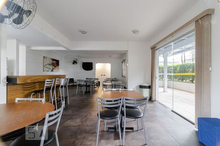 Apartamento à venda com 65m², 3 quartos e 2 vagas Apartamento à venda com 65m², 3 quartos e 2 vagasÁrea comum - Salão de festas