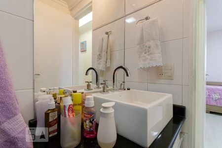 Apartamento à venda com 65m², 3 quartos e 2 vagas Apartamento à venda com 65m², 3 quartos e 2 vagasBanheiro