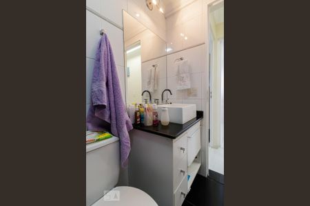 Apartamento à venda com 65m², 3 quartos e 2 vagas Apartamento à venda com 65m², 3 quartos e 2 vagasBanheiro