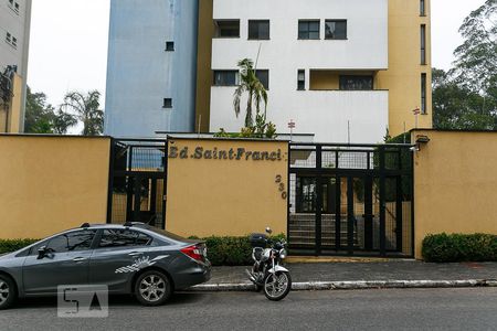 Apartamento à venda com 160m², 3 quartos e 3 vagasFachada e portaria