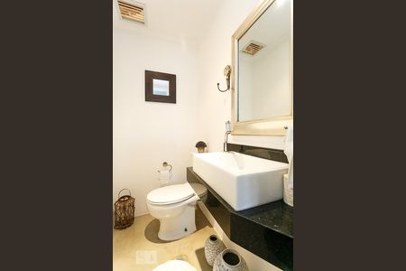 Lavabo de apartamento à venda com 3 quartos, 160m² em Paraíso do Morumbi, São Paulo