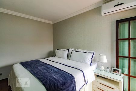 Casa à venda com 180m², 3 quartos e 2 vagasSuíte