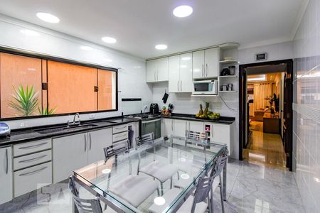 Casa à venda com 180m², 3 quartos e 2 vagasCozinha