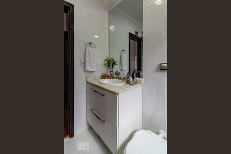 Casa à venda com 180m², 3 quartos e 2 vagasBanheiro da Suíte