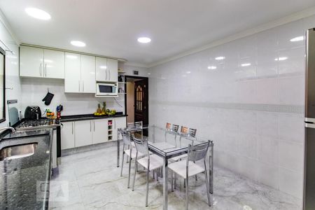 Casa à venda com 180m², 3 quartos e 2 vagasCozinha